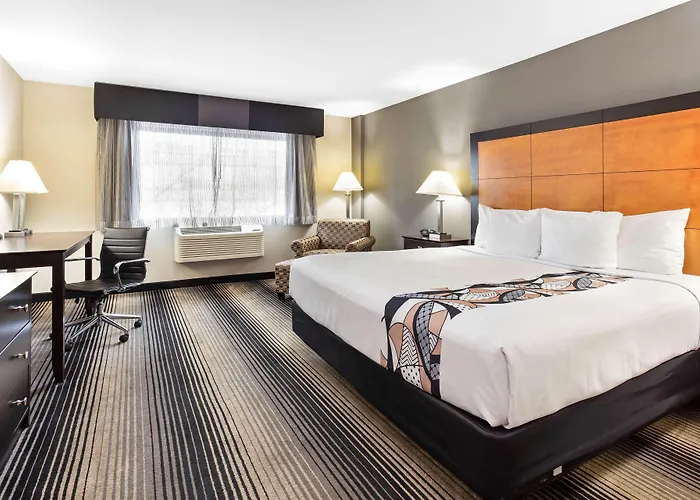 Best Western Plus Hyde Park Chicago Hotel