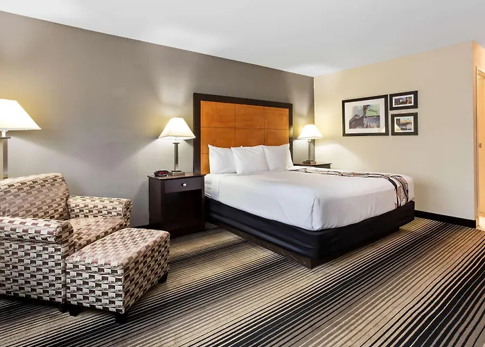 Best Western Plus Hyde Park Chicago Hotel